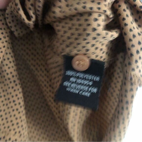 Antilia Femme dotted v-neck blouse NWOT size large - Picture 7 of 9